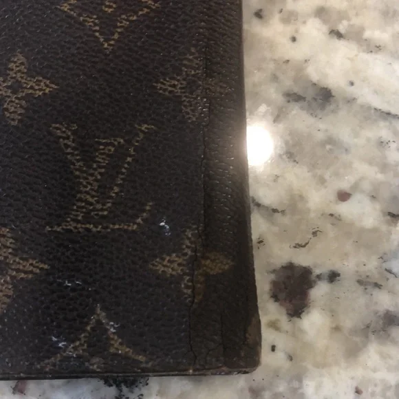 🎉🎉🎉HOST PICK 🎉🎉🎉 Authentic Louis Vuitton Paris Folio MNG 7+/8+ IPhone Case
